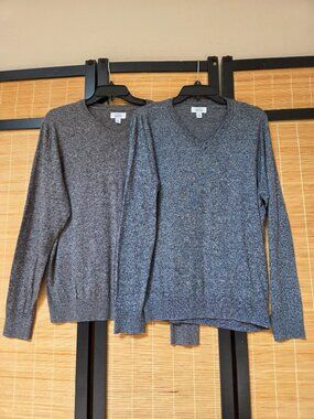 Croft & Barrow Lot- 2 Men's M V-Neck Pullover Sweaters Heather Gray Brown Preppy